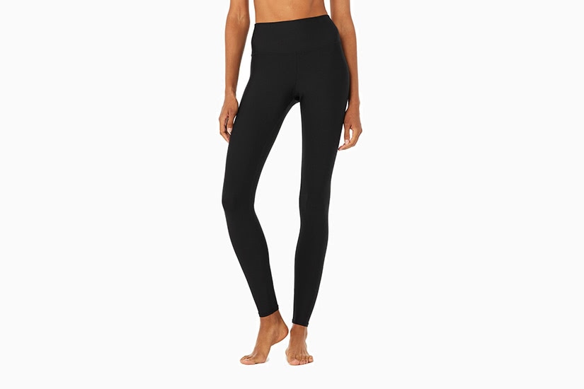 les meilleurs leggings pour femmes alo yoga legging noir revue luxe digital
