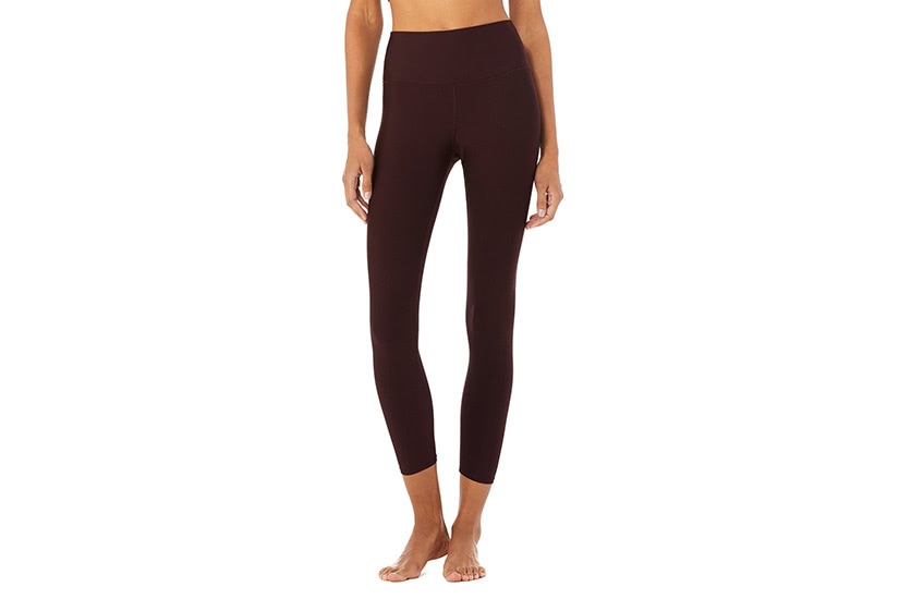 les meilleurs leggings pour femmes alo yoga airlift midi legging review luxe digital