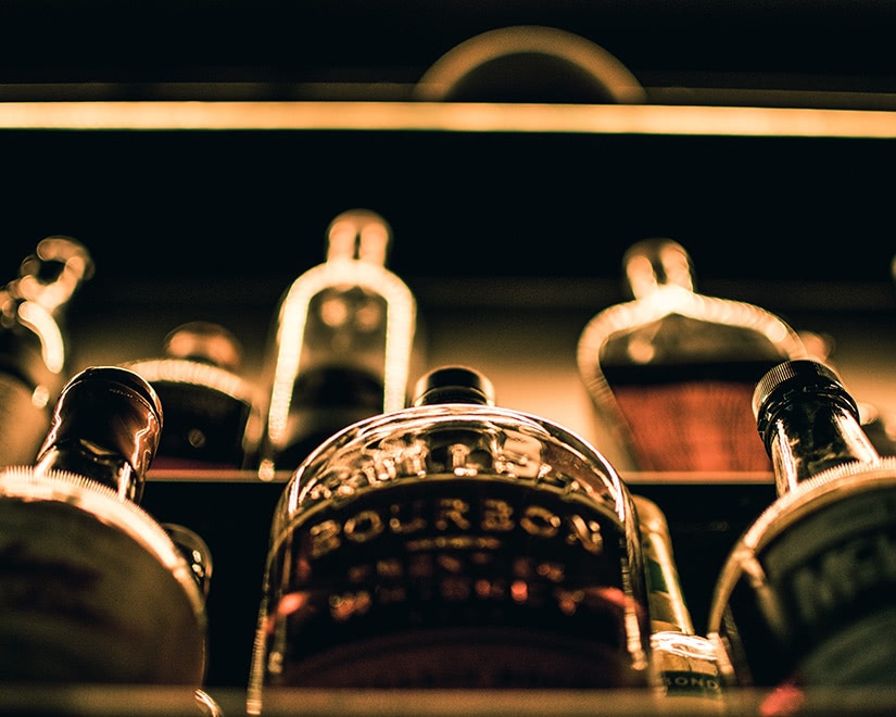 bouteilles de bourbon de luxe luxe digital