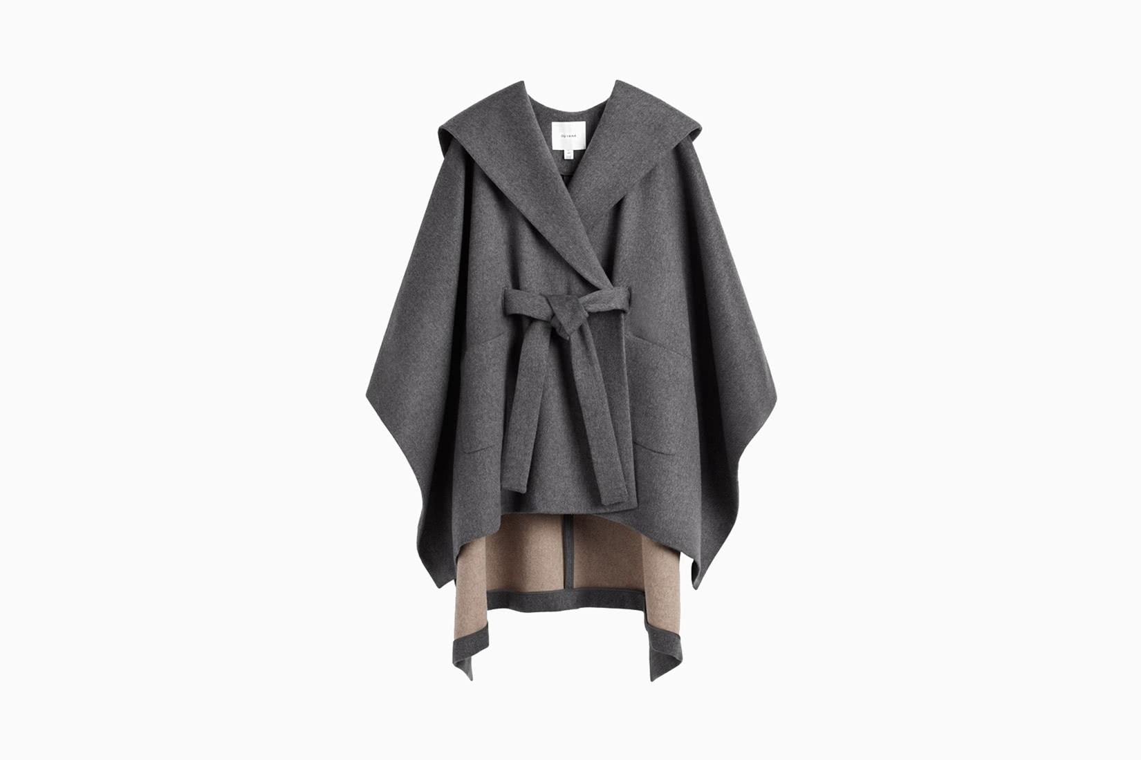 Les meilleurs manteaux d'hiver pour les femmes - cuyana hooded cape review - Luxe Digital