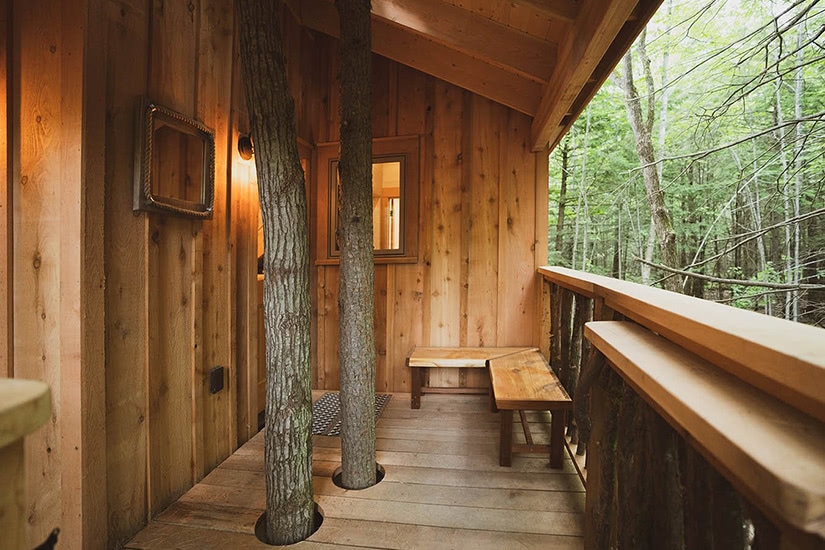 the woods maine treehouse nature luxury - Luxe Digital